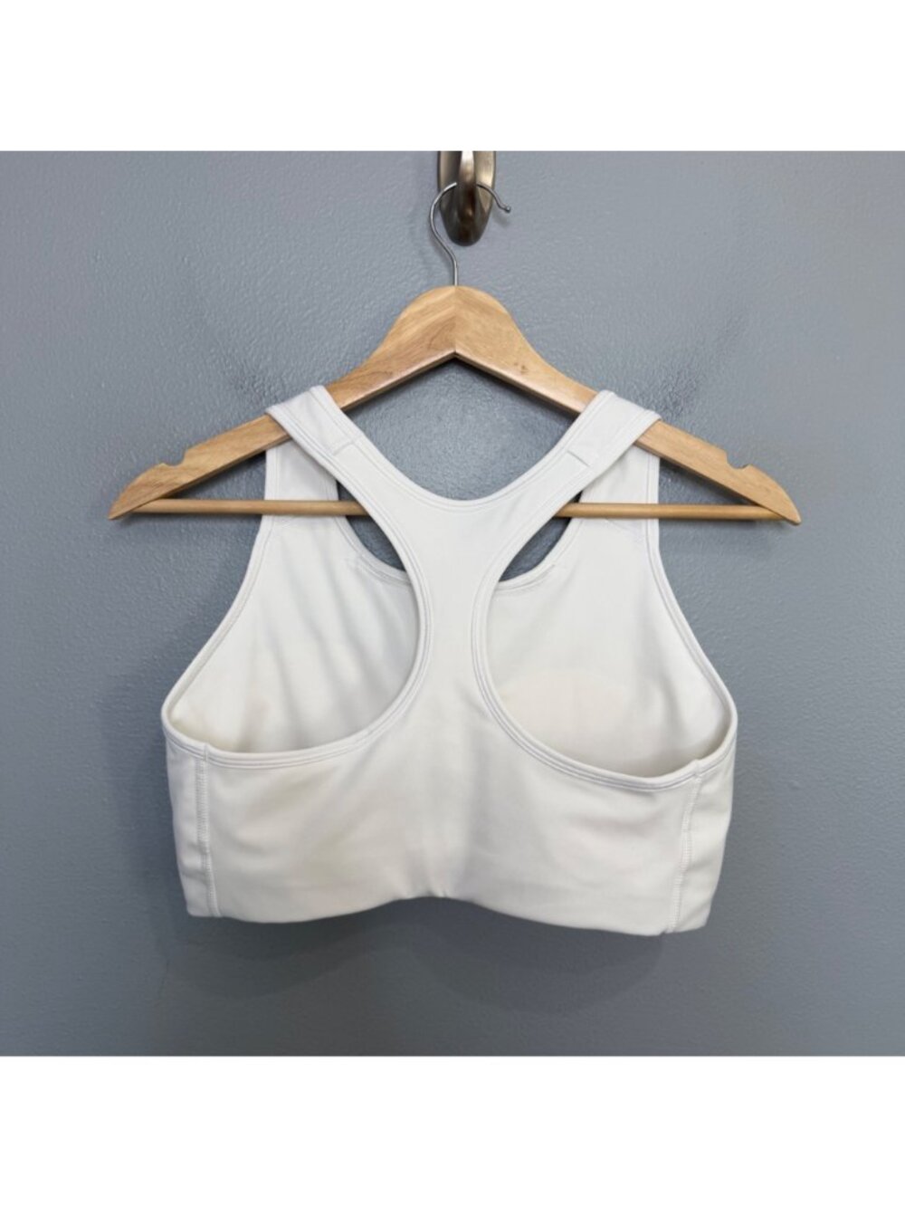 NIKE swoosh padded sports bra in white size L - Picture 3 of 5